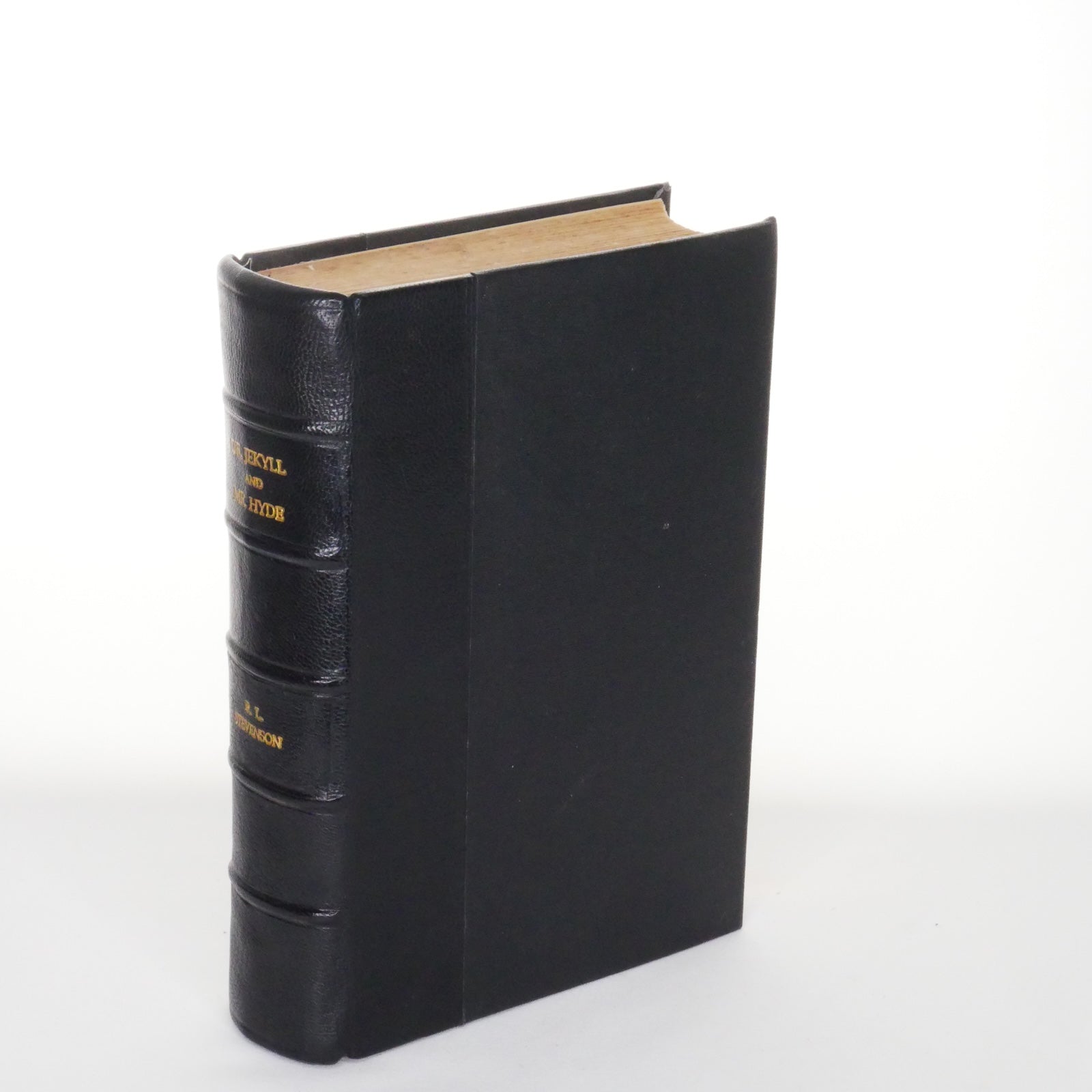 The Strange Case of Dr. Jekyll and Mr. Hyde – Robert Louis Stevenson, Illustrated by A. M. Trotter