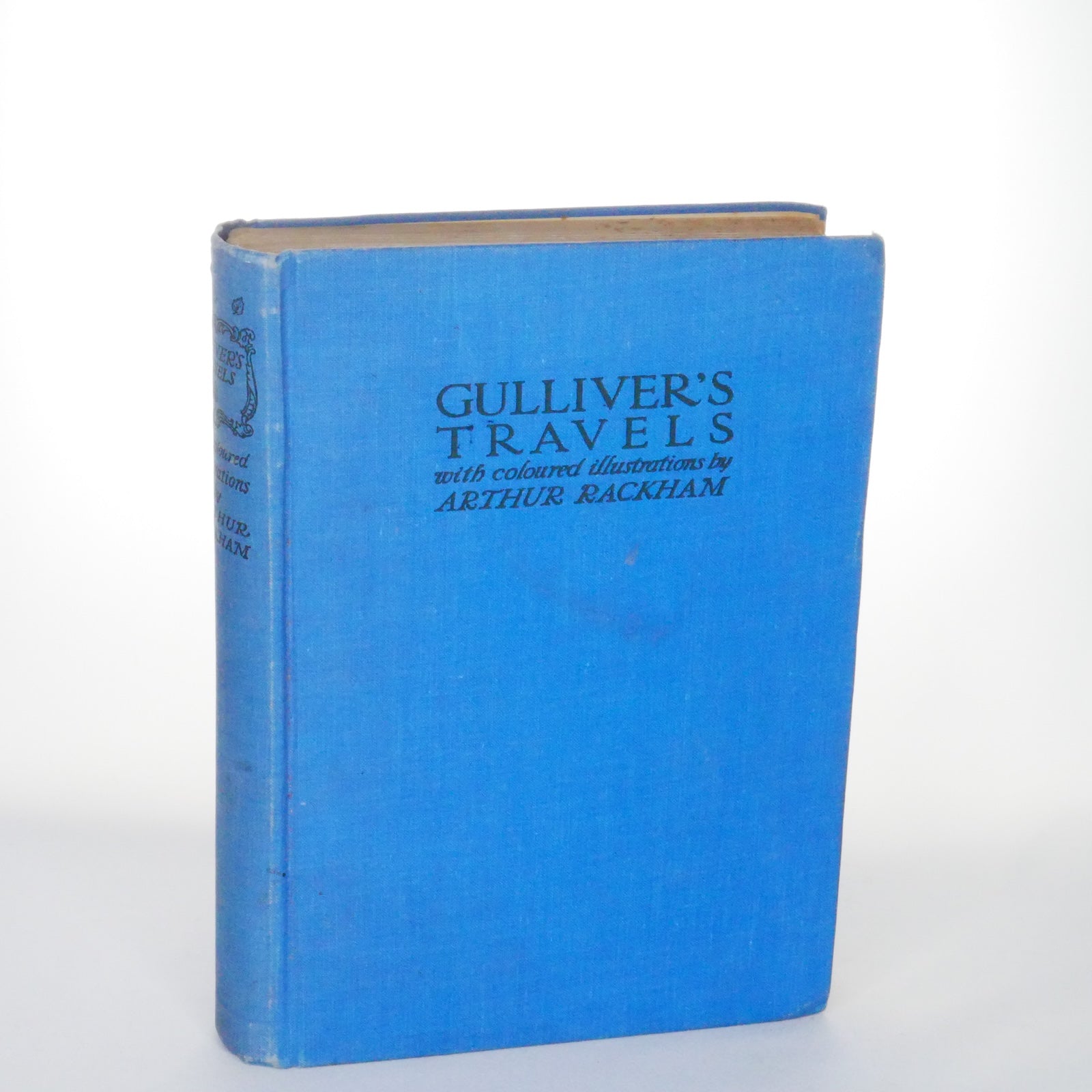 Gulliver's Travels – Jonathan Swift (Illustrated by Arthur Rackham – Temple Press, 1937)
