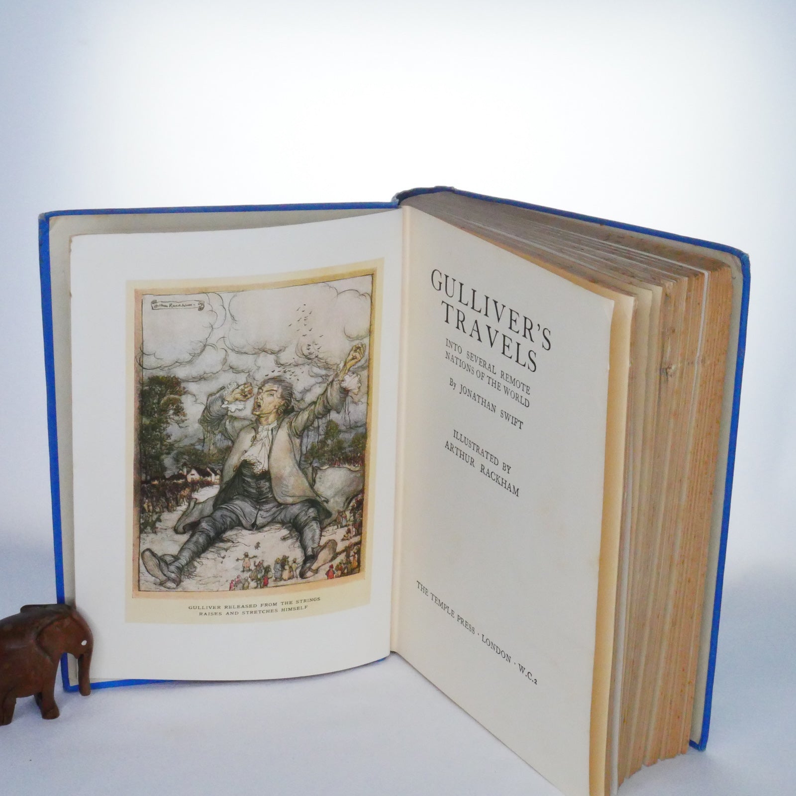 Gulliver's Travels – Jonathan Swift (Illustrated by Arthur Rackham – Temple Press, 1937)